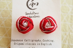Tsumami rose earrings